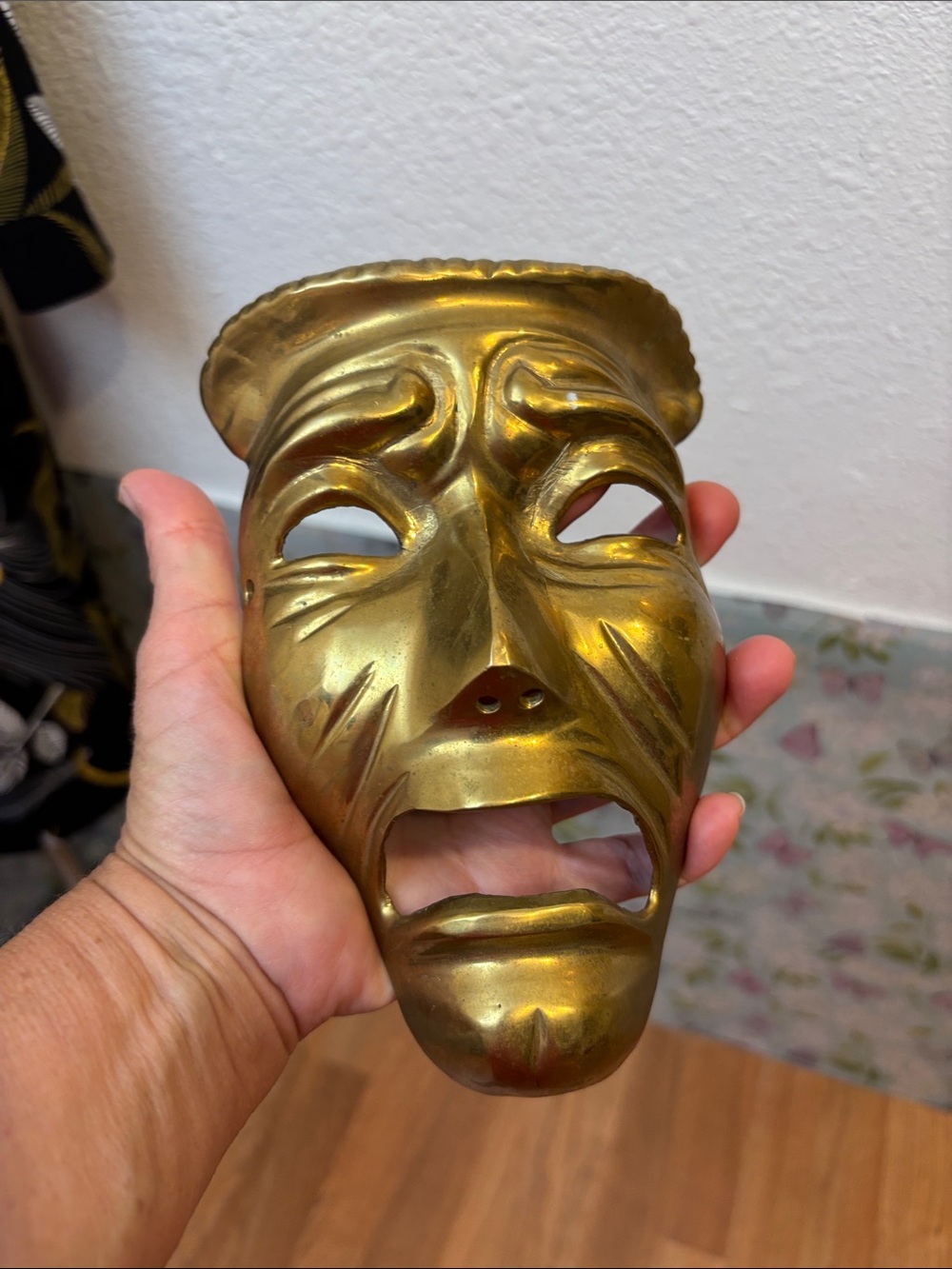 Vintage Brass Comedy and Tragedy Theater Masks - Wall Decor. - Picture 12 of 17